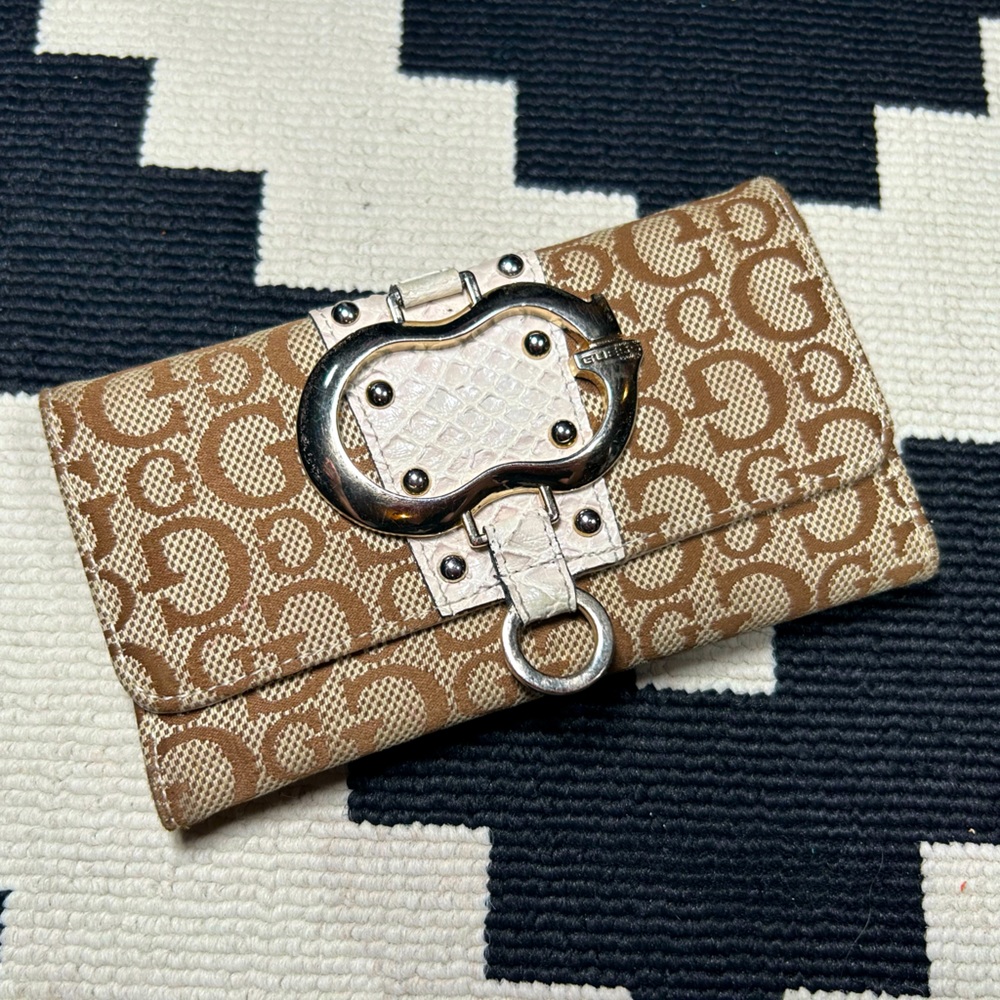 GUESS, Corienne wallet!!